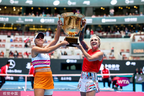 出国内足球 出国内足球