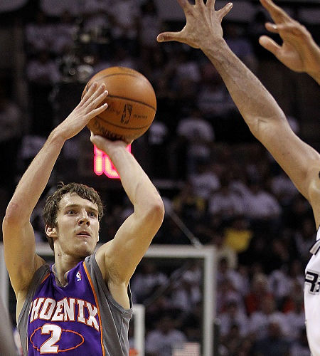 经过严格选 经过严格选